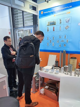 1744096578485959.jpg 1744096578485959.jpg